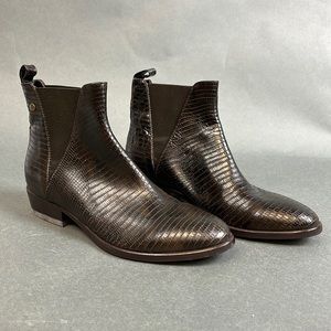 Women's AGL Kendra Chelsea Boots. sz 5.